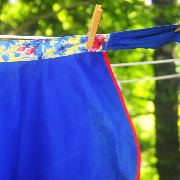 VTG 60s 70s REVERSIBLE Fancy Bright Floral Print Hostess Apron Semi-Circle Shape - Picture 9 of 11